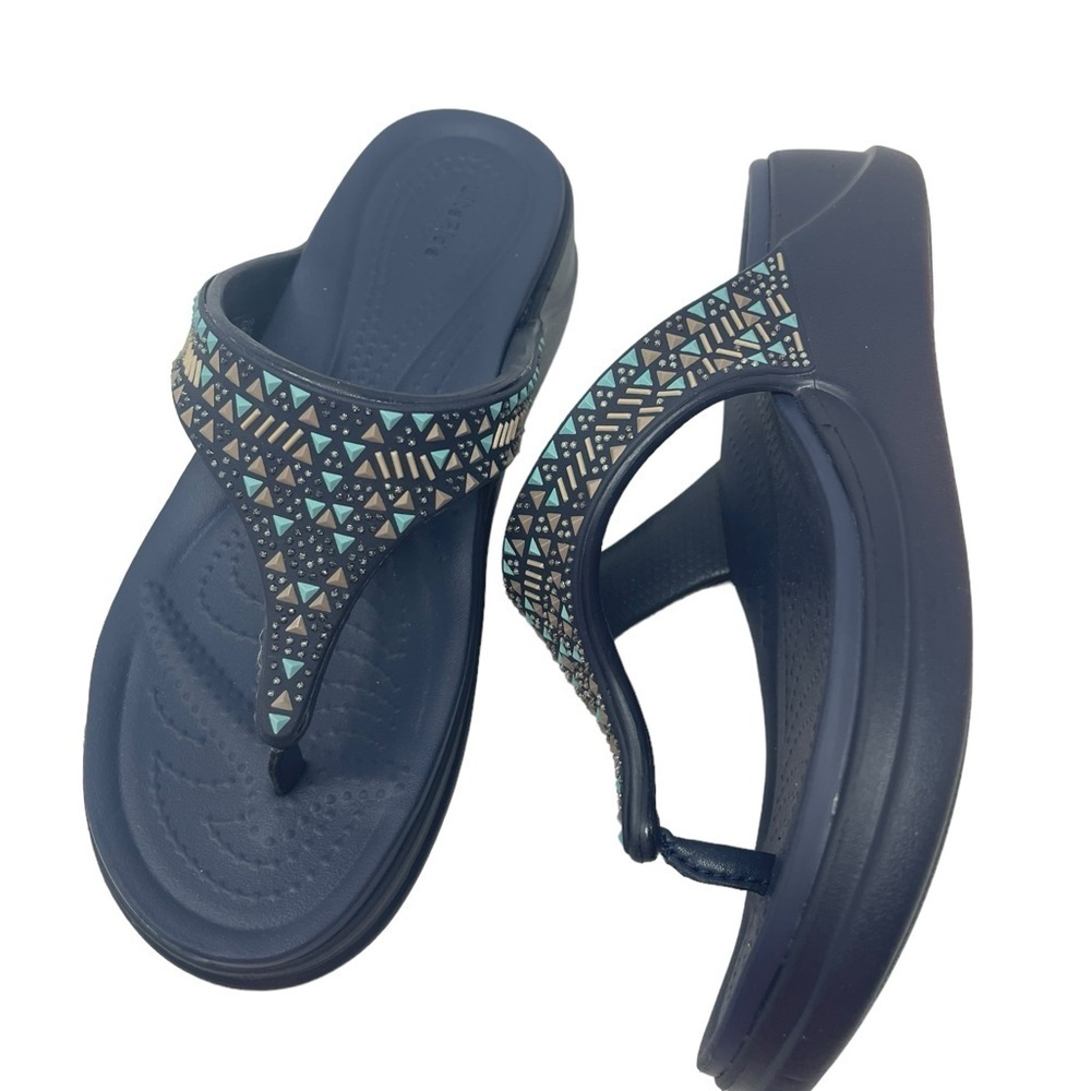 CROCS Women’s Size 6 Boca Medallion Wedge Flip Flop Sandals Navy